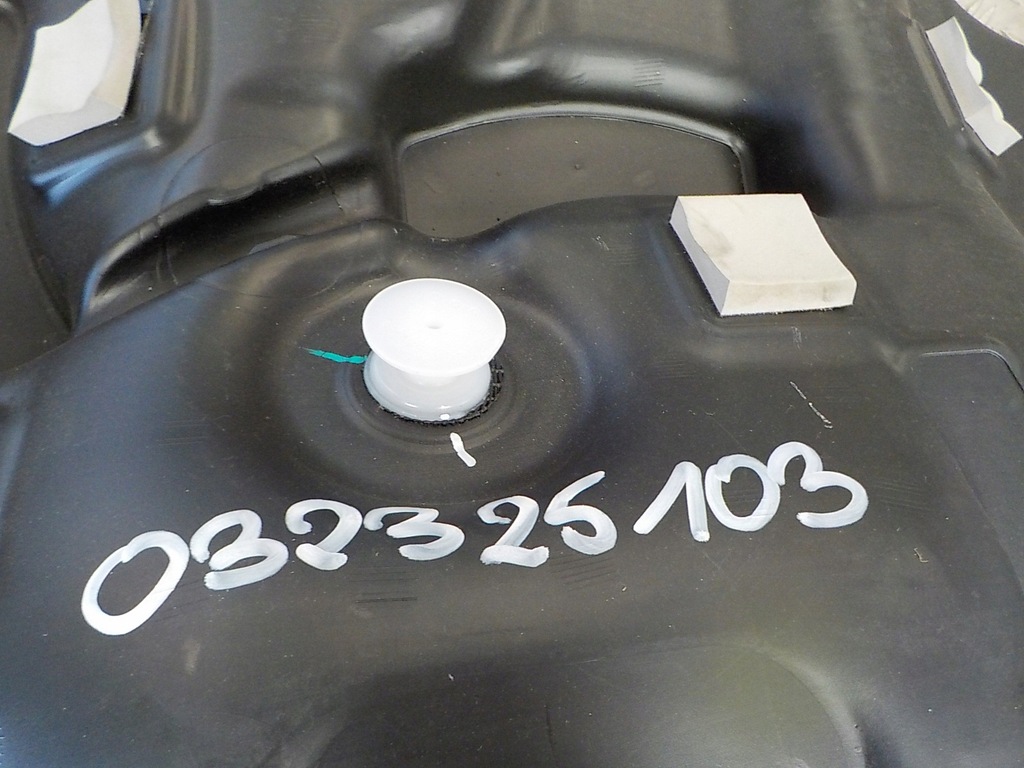 фото №6, Volvo xc40 17-21 бак пального помпа