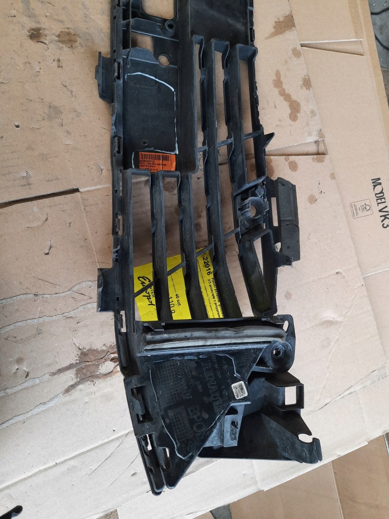 фото №9, Clio v 1.5bdci решётка бампера решётка радиатора na pdc