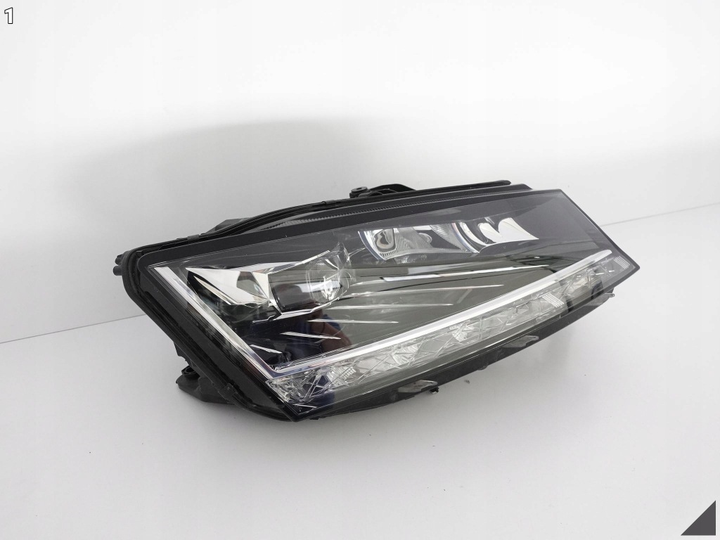 Skoda fabia 3 рестайлинг  6v1 18-21 full led фара европа  r Цена