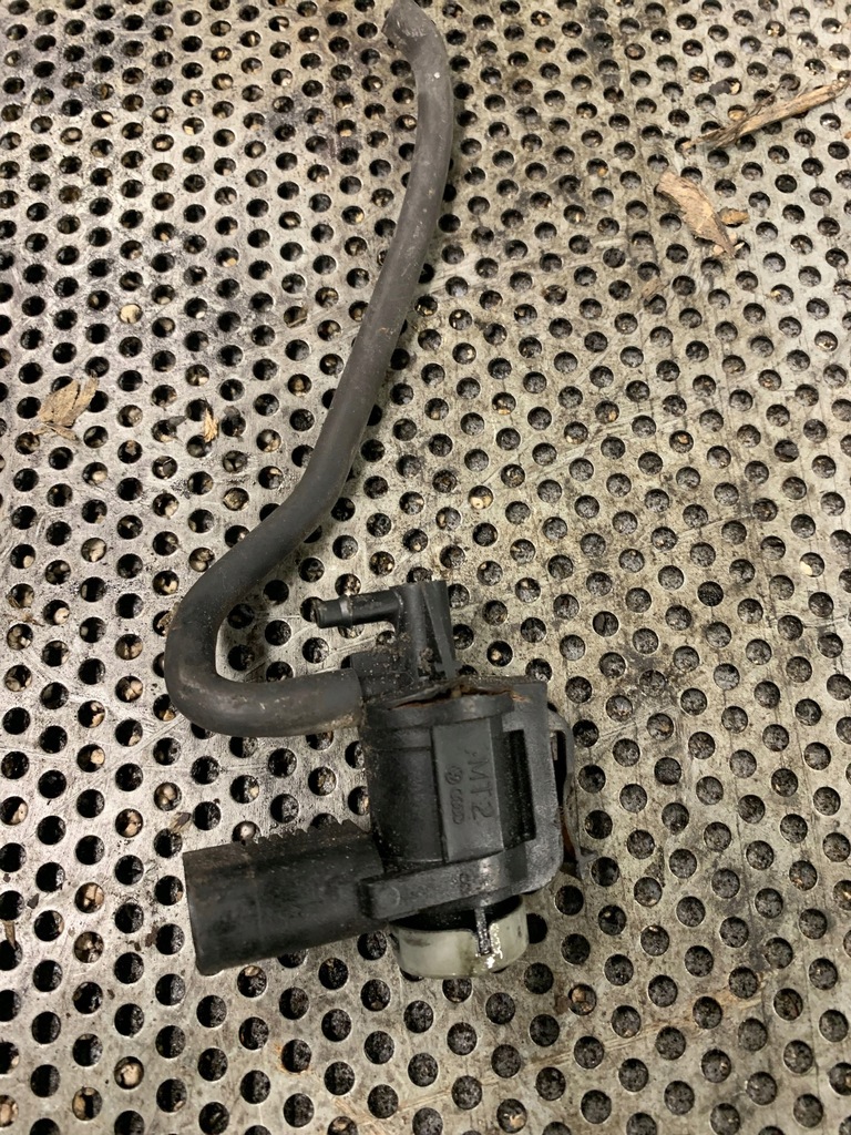 фото №1, Клапан вакуумa vw t5 2.0 1k0906283a