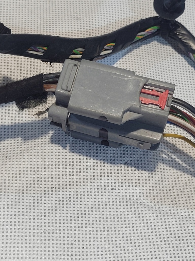 фото №7, Жгут подлокотник сиденье оригинальный номер av6t-14b079 av6t-15k857 ford c-max mk2