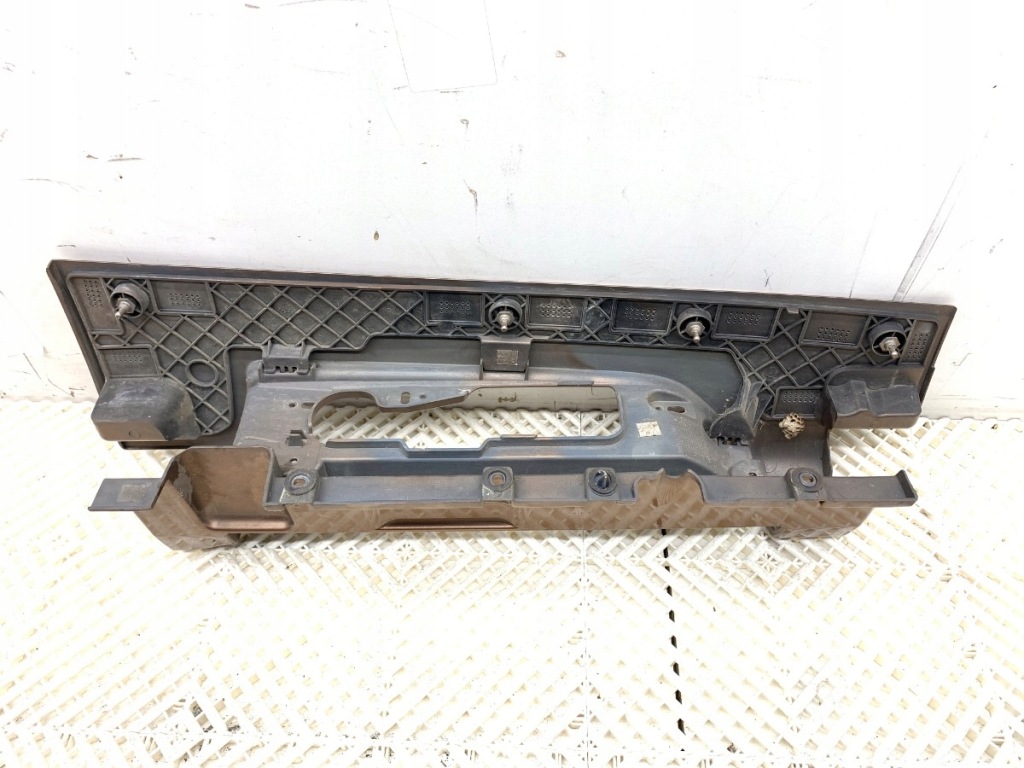 Кронштейн лампы правый задний  renault trafic iii 93450971 Оригинал