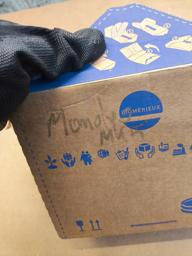 фото №5, Ford mondeo mk5 ford mondeo mk5 гайки do kół 14szt ?