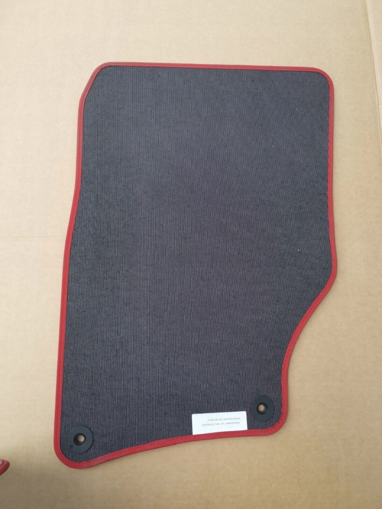 фото №6, Килимки велюрові audi q7 4l1061275papat перед