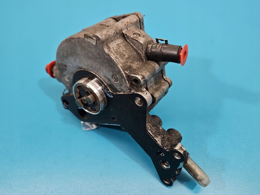 фото №1, Насос вакуум audi a6 c5 1.9 tdi 01-04