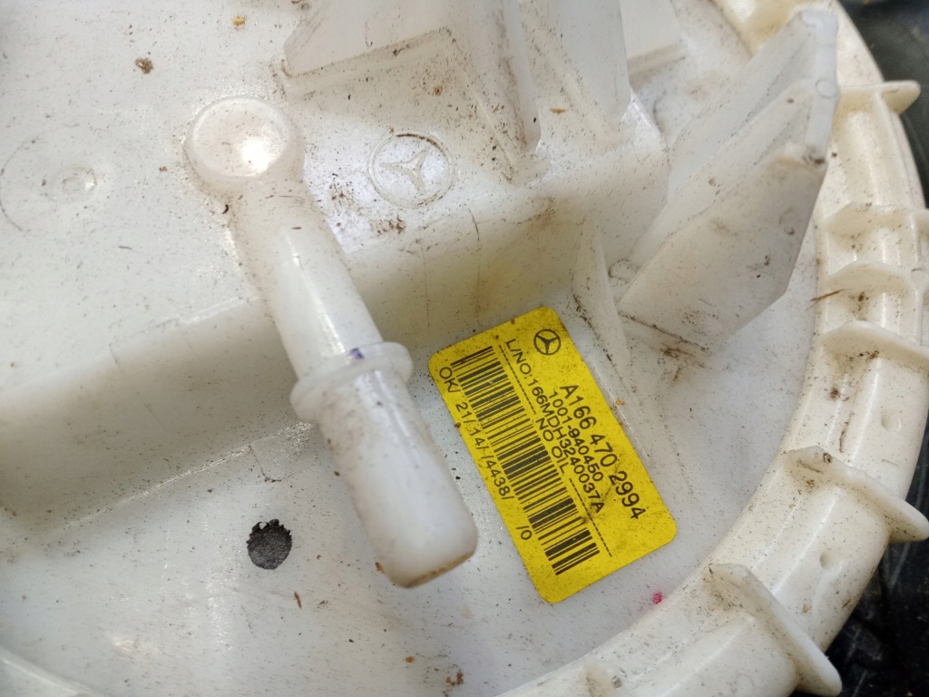 Купить Gle w166 бак топлива a1664710101 80km mercedes