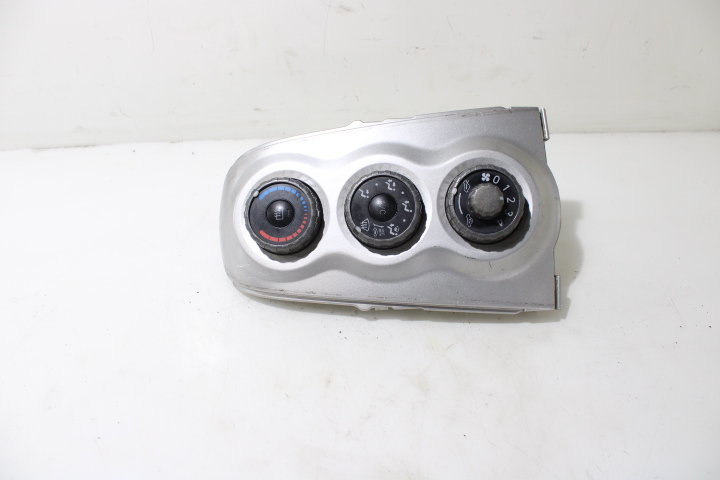 фото №1, Панель керування обдув toyota yaris ii
