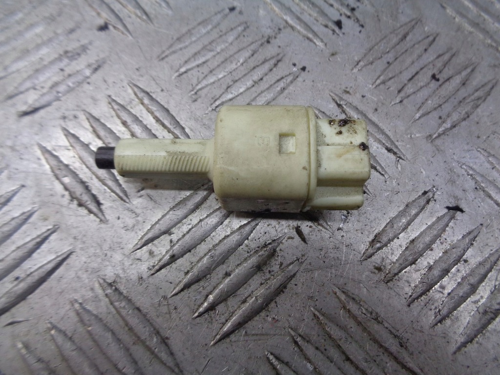 фото №1, Датчик света стоп стоп-сигнал toyota avensis t25