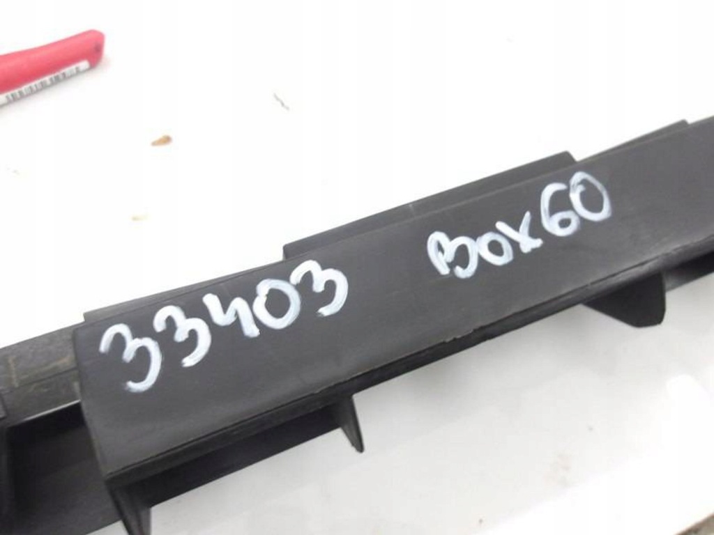 Mercedes ml w164 направляющая порог правый перед Доставка