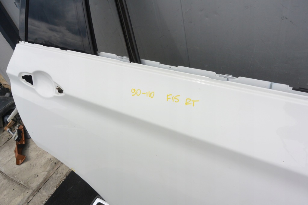 Дверь правое задний  задние цвет a300 300 300u bmw x5 f15 Киев