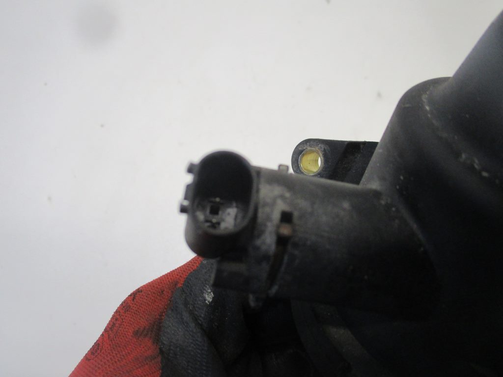 фото №5, Корпус термостата mercedes vito 639 2.2 cdi