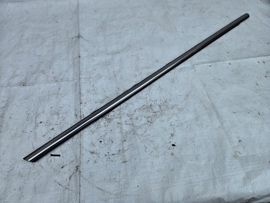 фото №1, Молдинг уплотнитель левый задняя kia ceed ii дверь 12-17 kombi хром