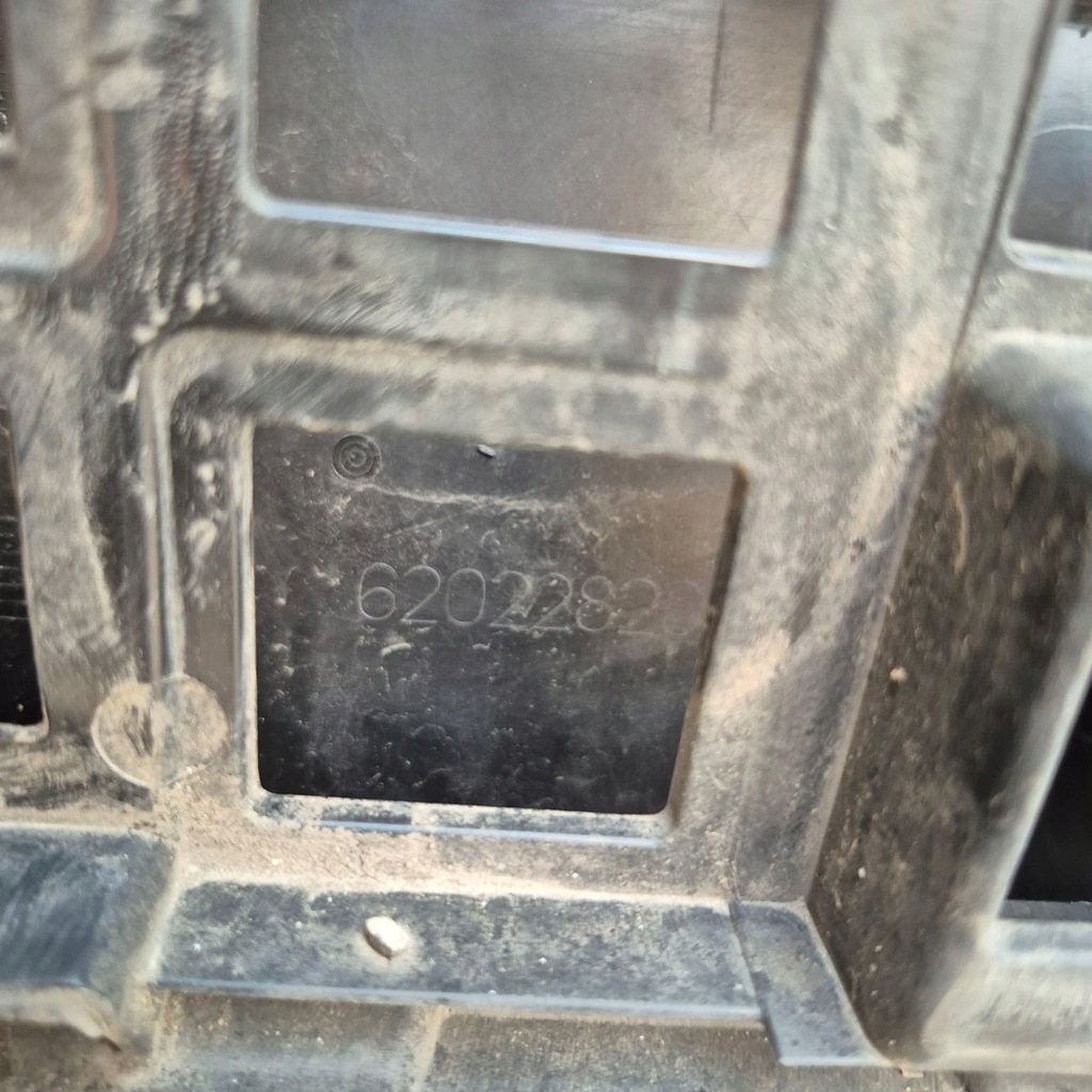 фото №11, Renault master iii lift iv 19- бампер перед передній решітка радіатора 620228205r