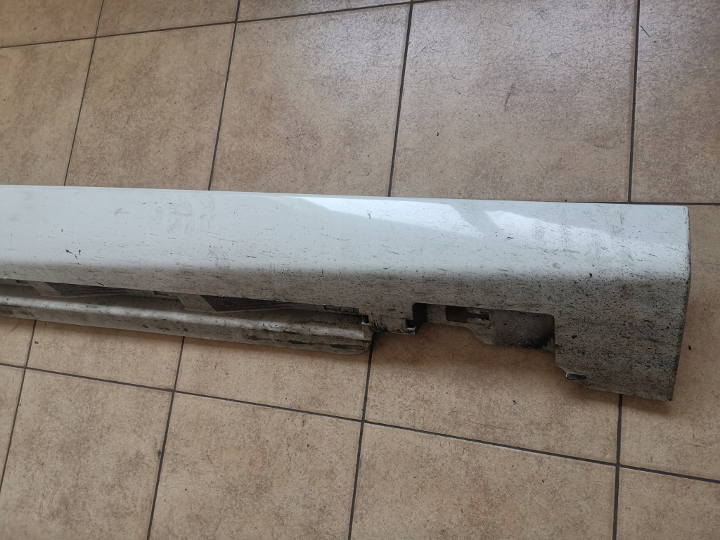 фото №3, Volvo v40 молдинг порог порог правая накладка heico