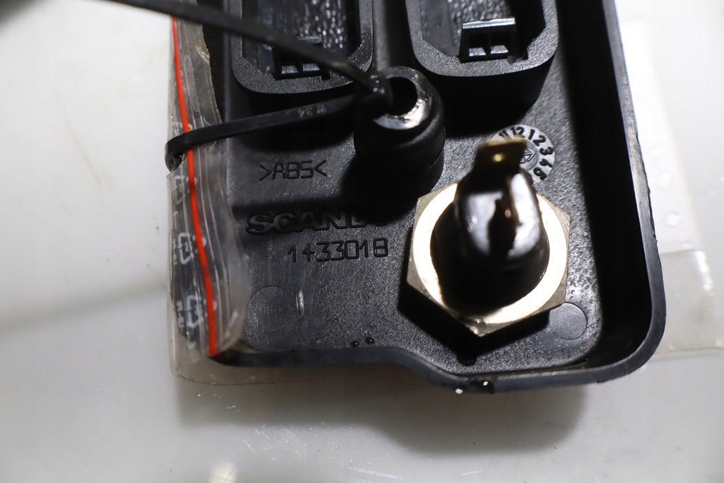 фото №4, Paenel рамка прикурювача scania r410