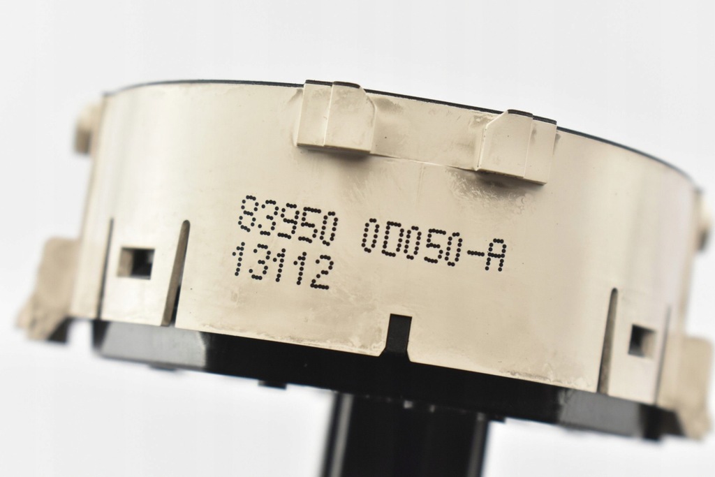 фото №4, Кнопка аварийных рамка радио 83950-0d050 yaris