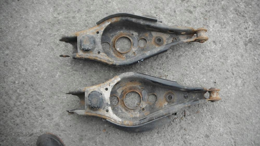 фото №1, Toyota rav4 iii 2,2 d4d 05-10 важіль задня