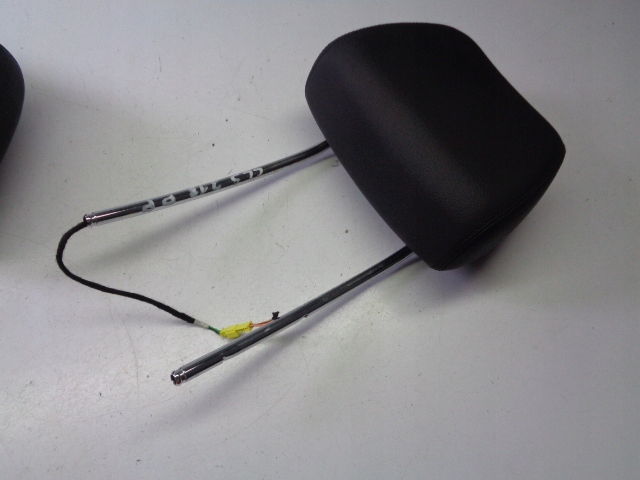 фото №1, Подголовник активный левый правый перед mercedes cls w218