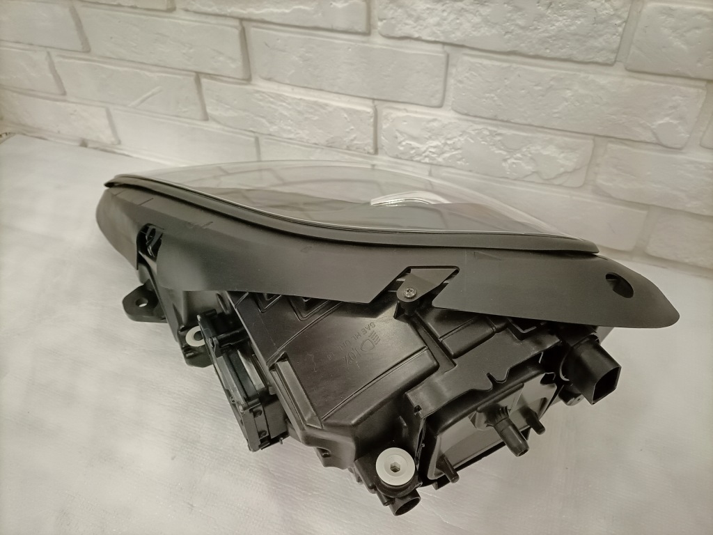 Porsche macan правий full led 95b941010 Доставка