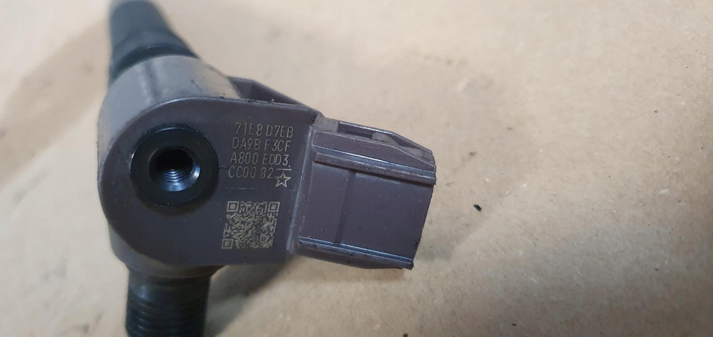 фото №8, Форсунка інжектор 2.4d d4d toyota hilux viii 23670-0e020