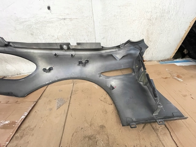 фото №3, Aston martin rapide крила правий