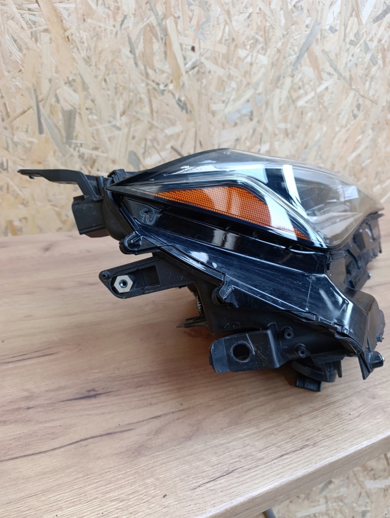 фото №2, Фара правый lexus ux 2018- led