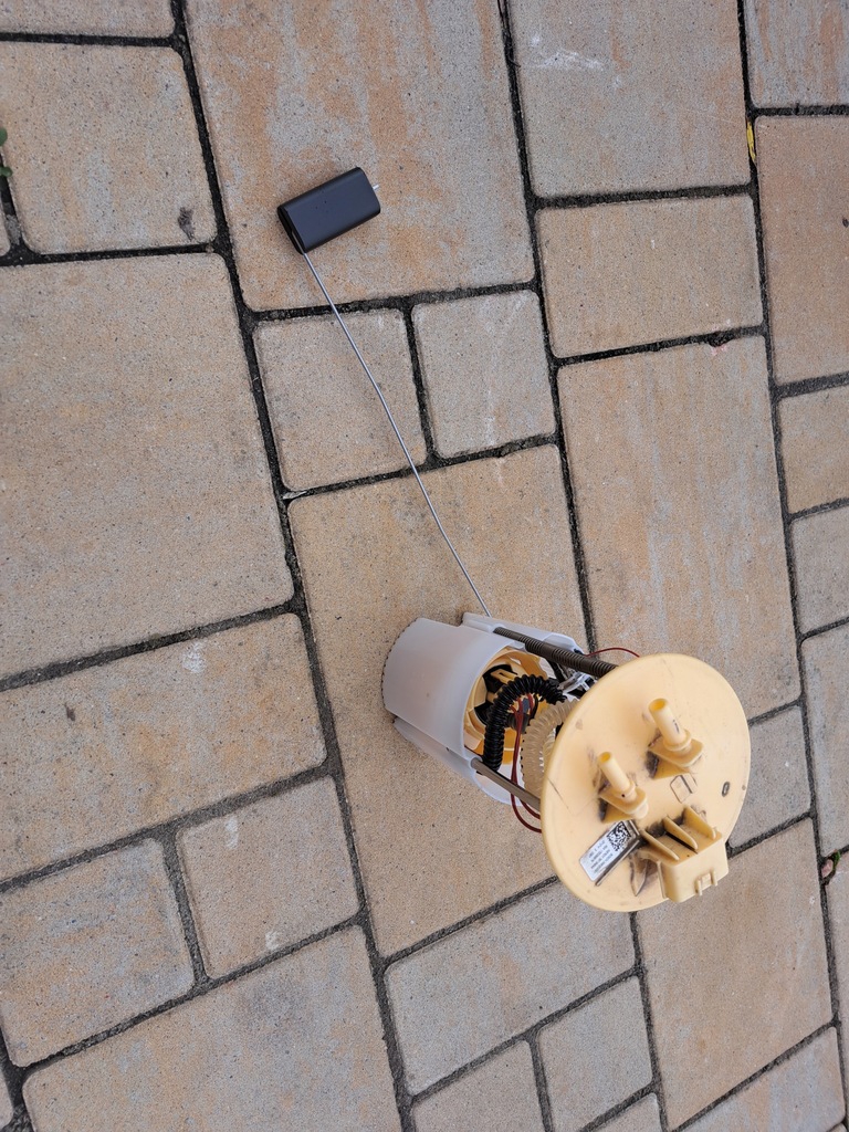 фото №1, Насос топлива комплект 172026697r renault megane iii, iv 2.3dci оригинал