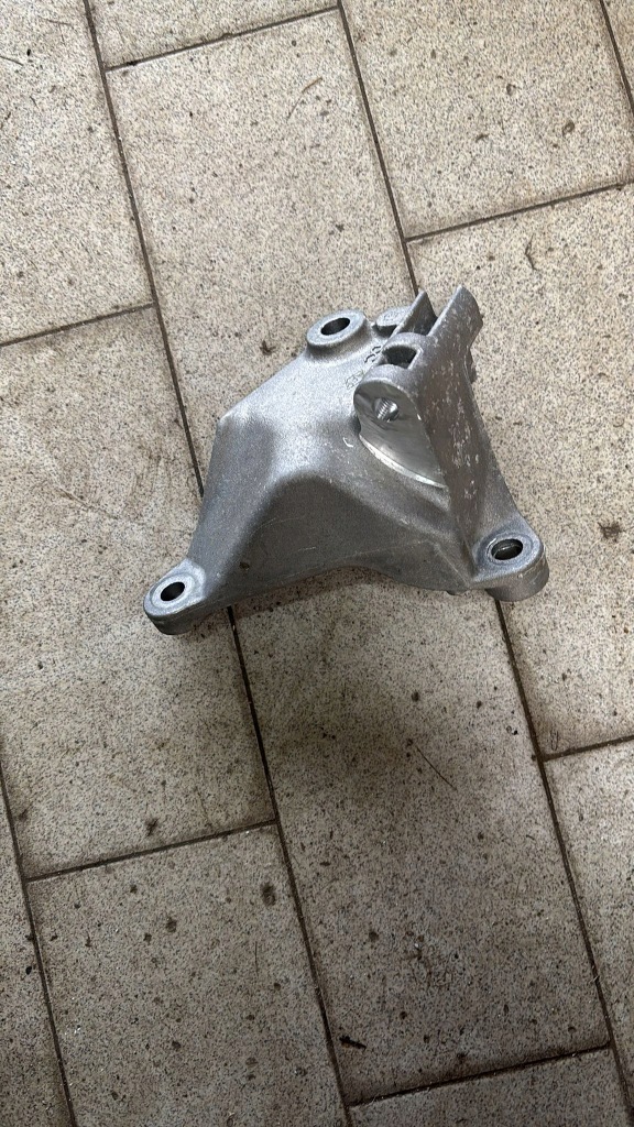 фото №3, Кронштейн кронштейн генератора renault clio v dacia 117107507r , a282203044