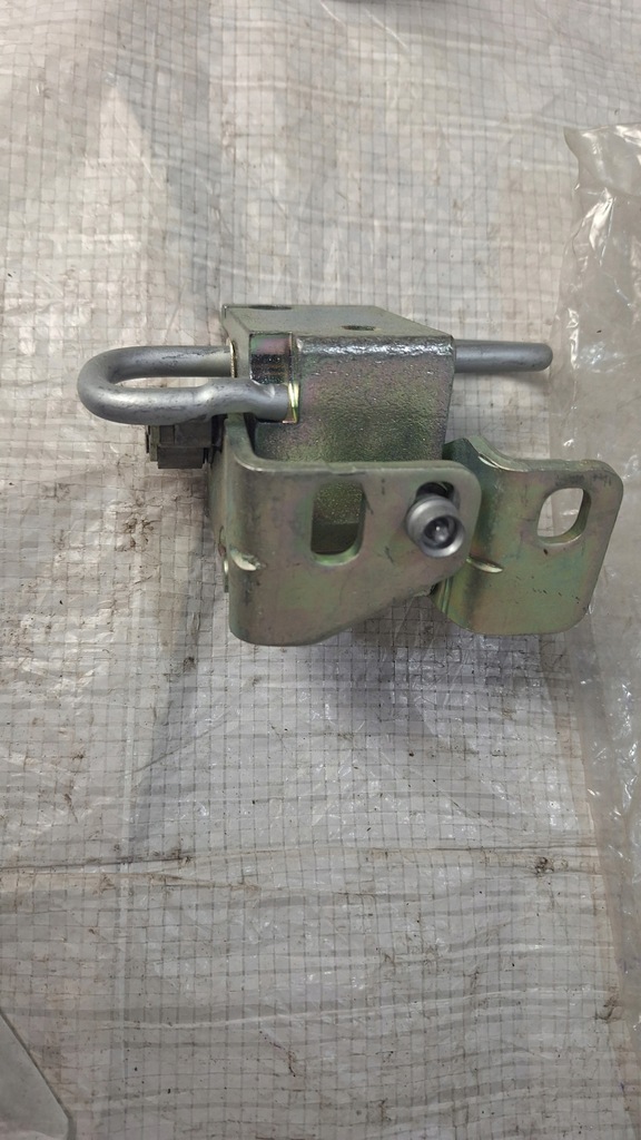 фото №11, Vw golf vi 6 петля двері 1k0831412