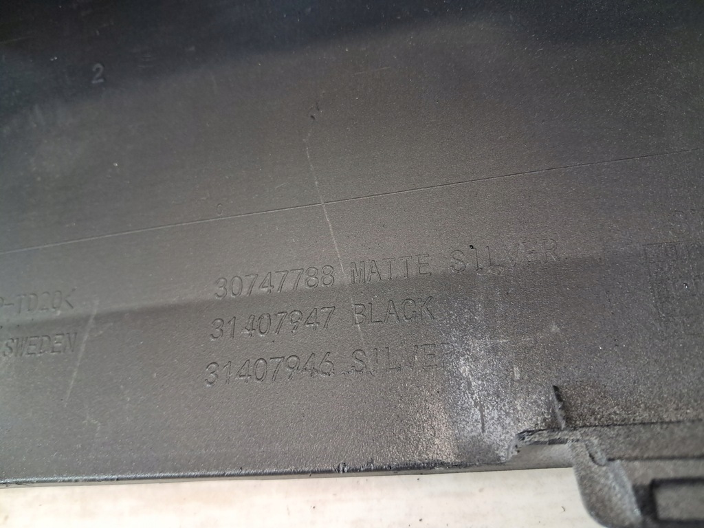 фото №10, Volvo xc40 r-design спойлер накладка бампера задняя задняя 30747788