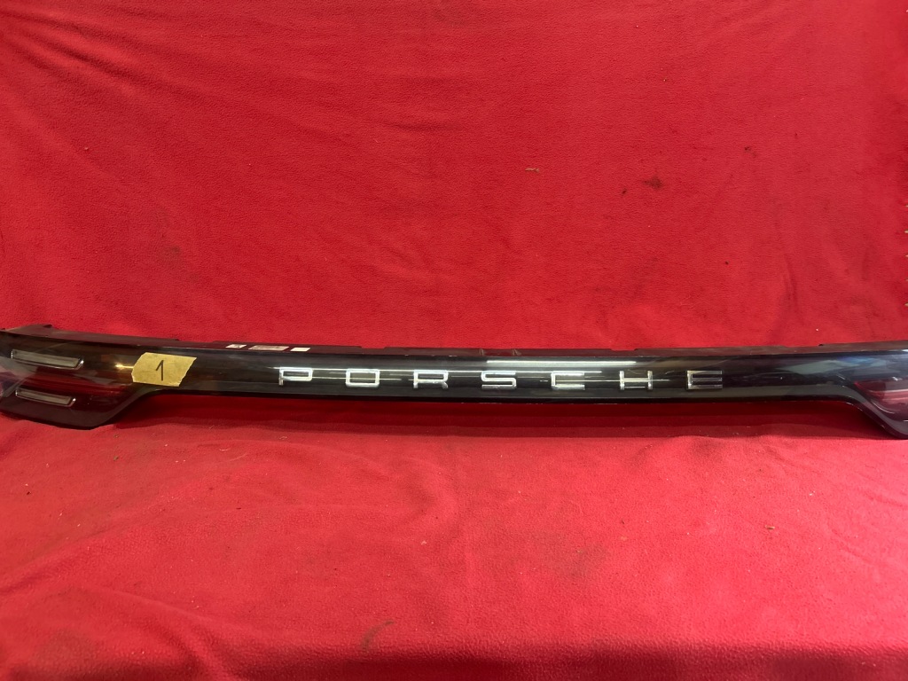 Купити Porsche cayenne 9y 18-23 рік фара задній середня накладка led 9y0945081f