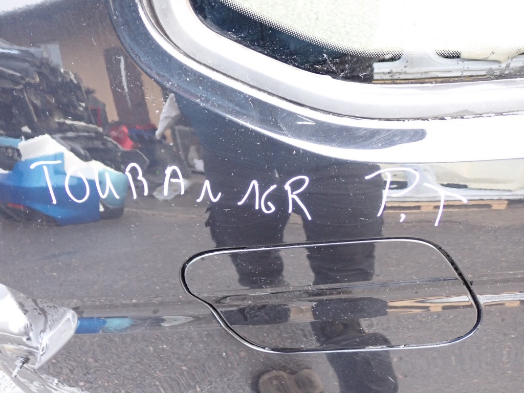 Четверть крыло  правый  задняя европа оригинал vw volkswagen touran 2 3 5t 16r Недорого