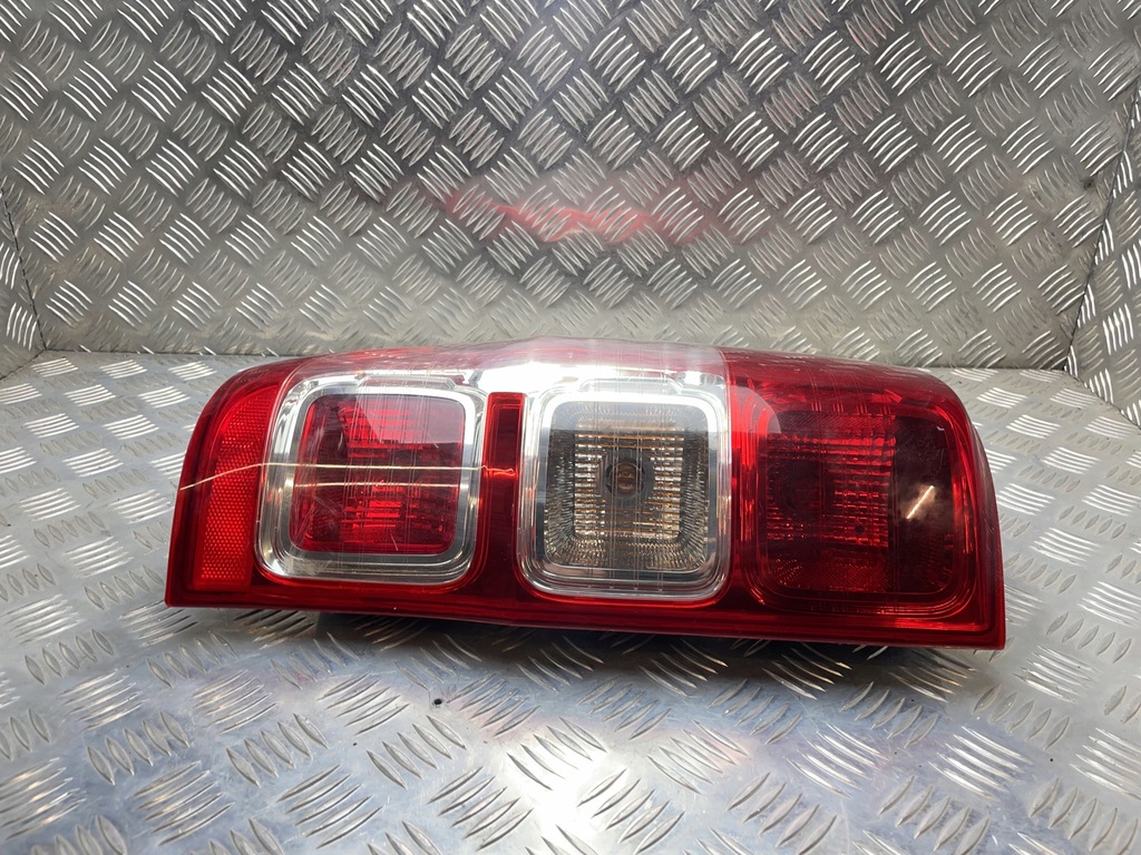 фото №1, Ford ranger лампа фара правая правый задняя db39-13405