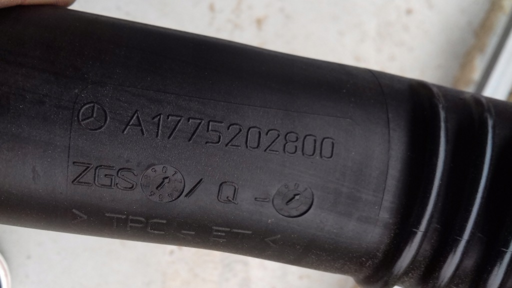 Mercedes a-klasa w177 труба шланг інтеркулер a1775202800 Ціна