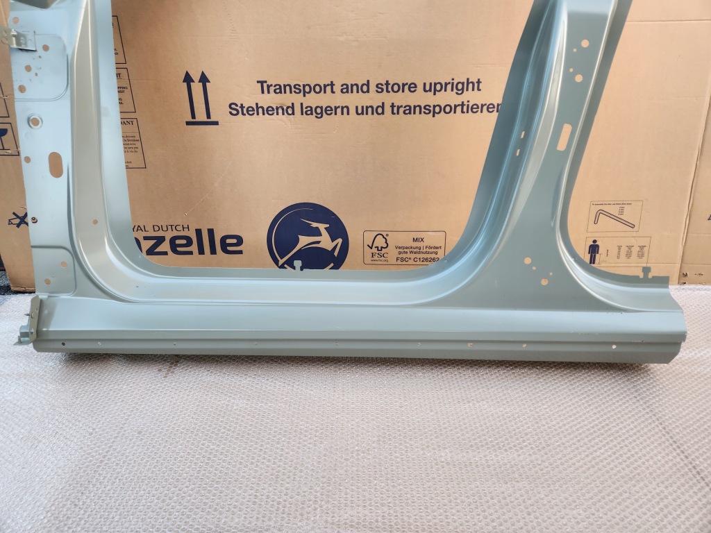 Tesla model y порог стойку левая 20- Доставка