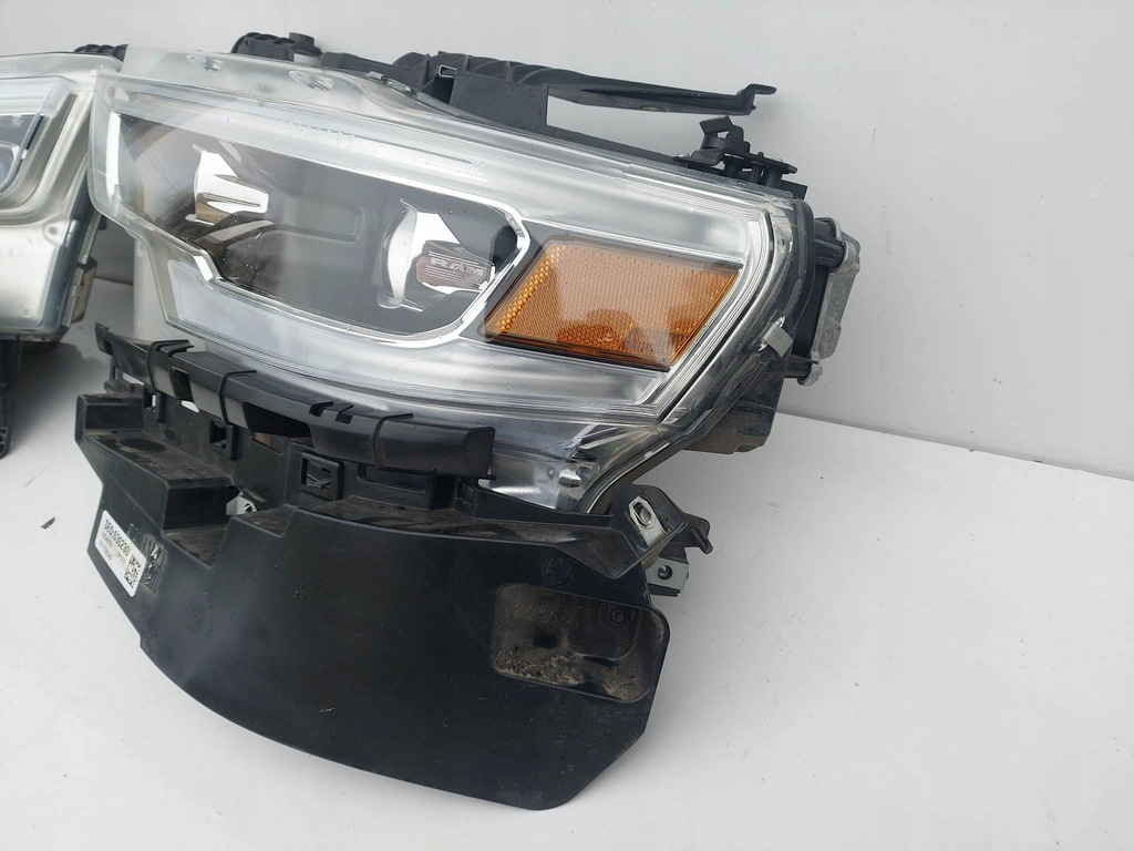 фото №7, Dodge ram 19- лампа левая правая перед full led kpl