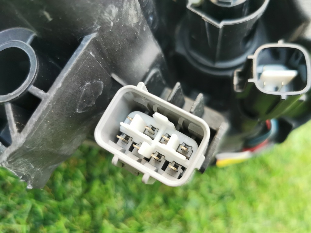 Toyota auris 2 рестайлінг  led фара ліва перед Ціна