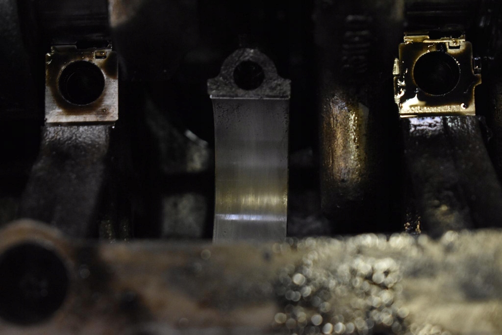 Блок низ  двигуна wał 6110110501 mercedes c-klasa w203 2.2 cdi 122 km 00-04 Зі Шроту