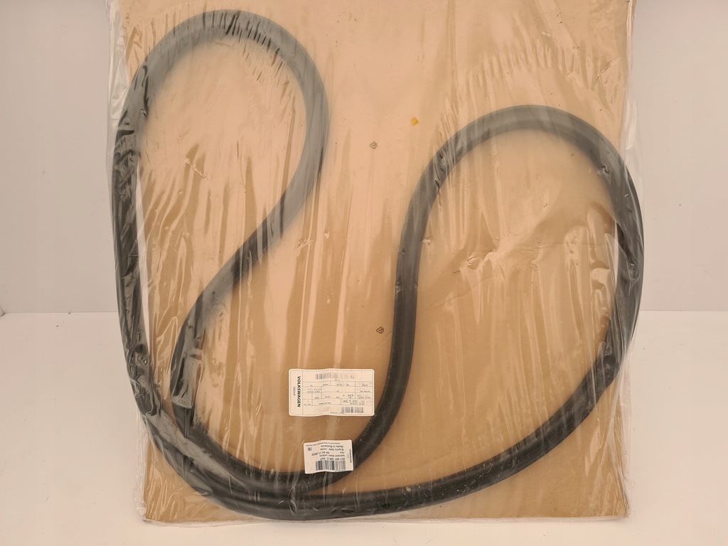 фото №1, Прокладка двері правий задня skoda scala 657867368g