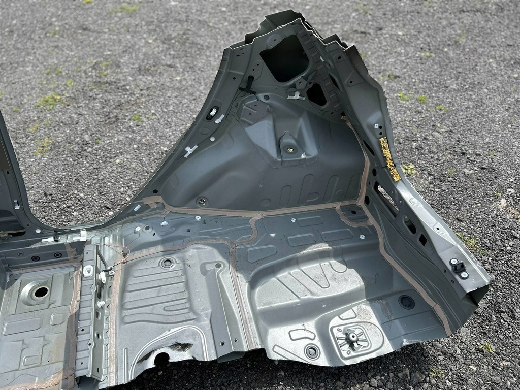 фото №5, Aygo x четверть порог крыло задний задняя правая правый задняя доставка !!!