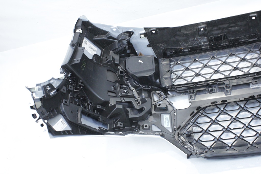 Купити Бампер передній mpakiet usa bmw u10 x2 ix2 a300 alpinweiss