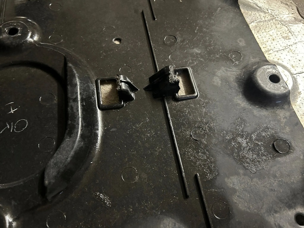 фото №7, Mercedes glb x247 2020 плита pod двигатель защита нижняя