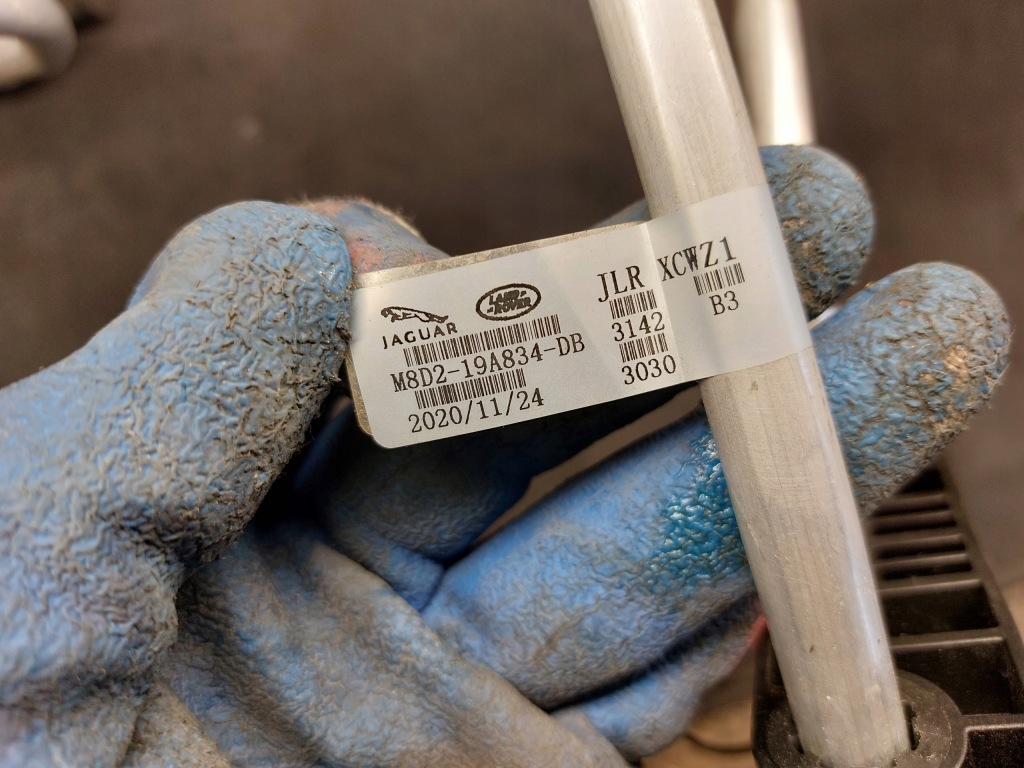 фото №2, Шланг кондиционера range evoque ii l551 20r