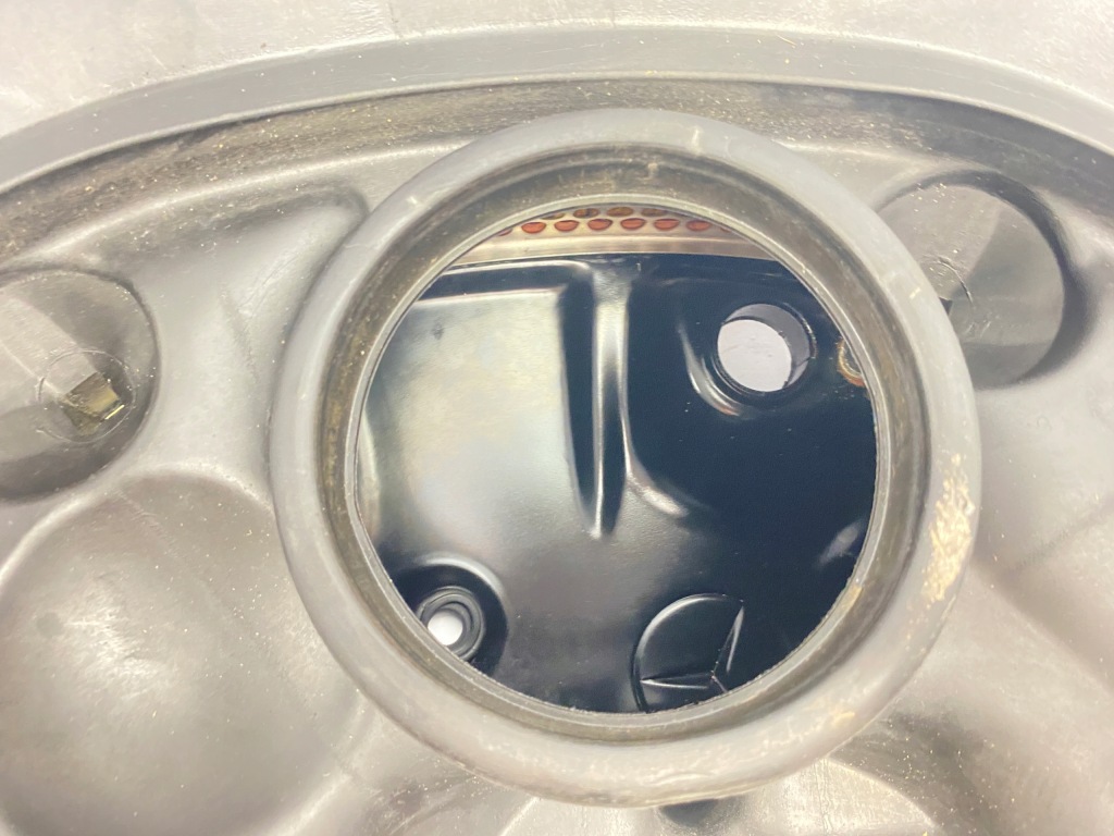 Корпус фильтр воздуха mercedes w124 260e 300e 300ce 300te m103 0130947202 Цена