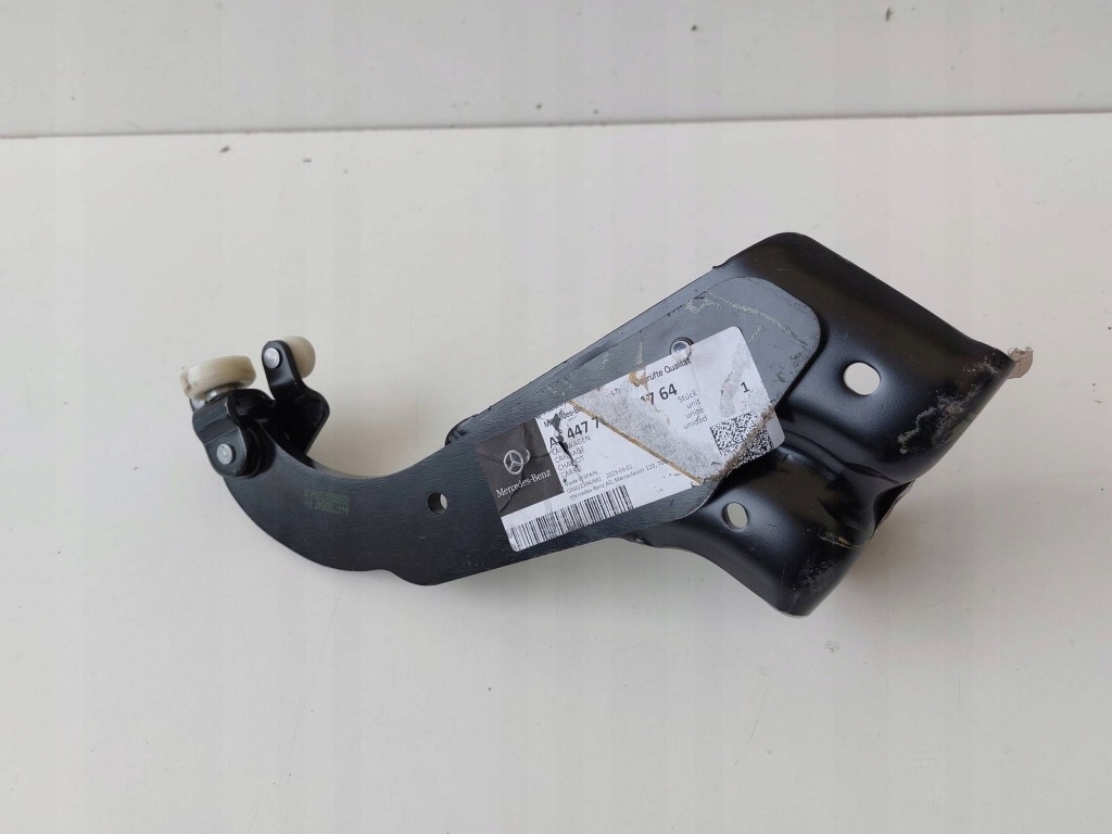 Купити Mercedes vito 447 ролик середня двері права 4477600547 оригінал