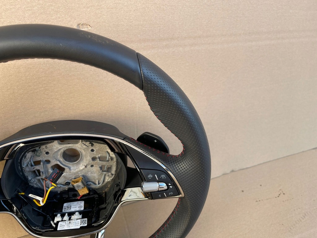 фото №5, Воздуховод skoda octavia iv rs vrs czerwona nić