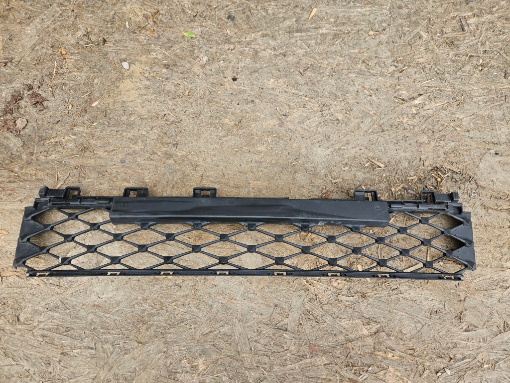 фото №1, Skoda octavia iv lift rs решётка бампера передняя перед