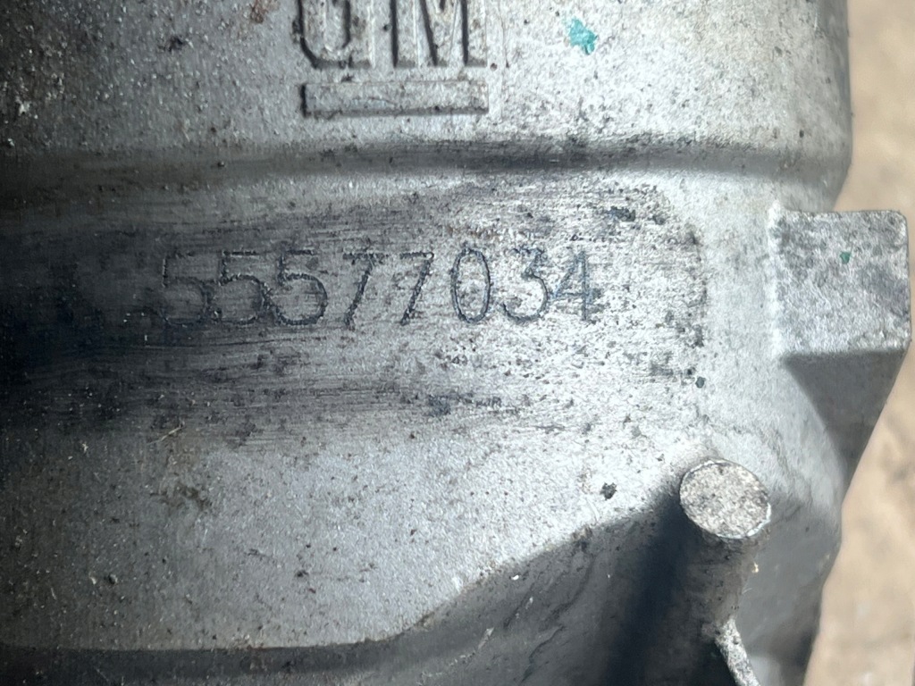 Opel astra j iv корпус фільтра оливи радіатор 55577034 Зі Шроту