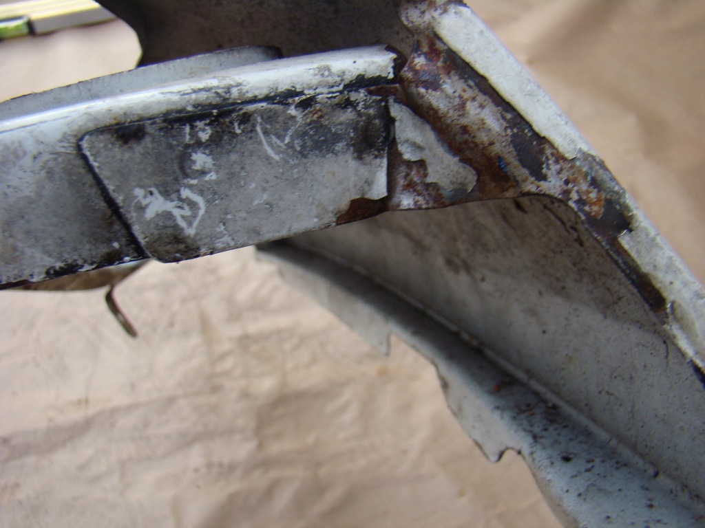 Молдинг права під  фара volkswagen crafter 2006- Доставка