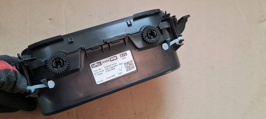 фото №6, S3 8y a3 кронштейн контейнер туннель na кружки 8y0862533a